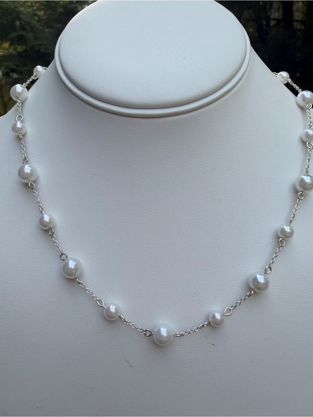 Vintage Napier White Faux Pearl Station Necklace Silver Tone 16” Signed - Picture 5 of 7